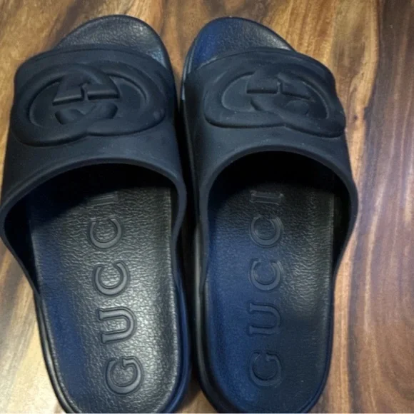 Gucci Matte Black Embossed Double G Slide Sandals - Picture 2 of 3